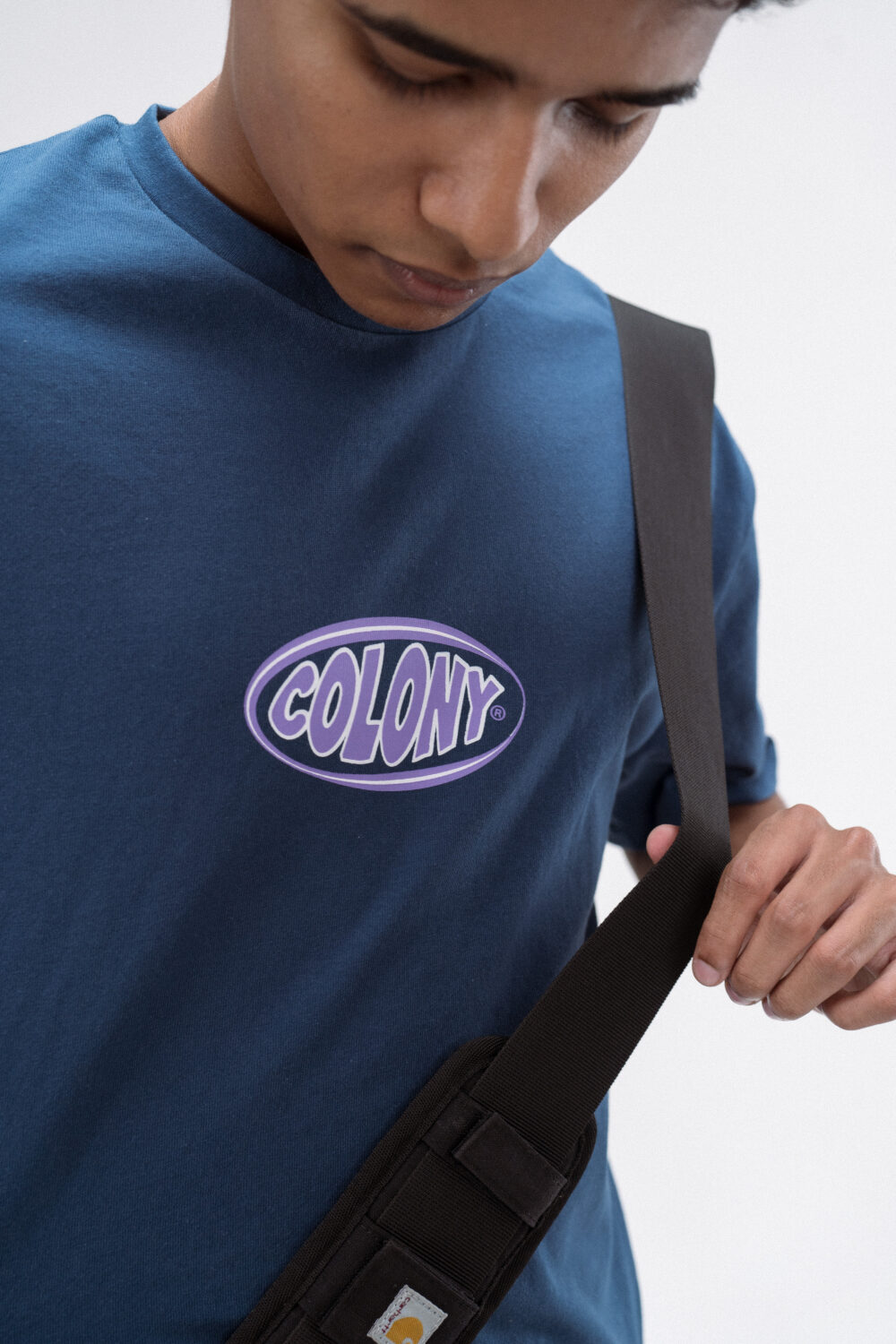 oval-blue-front-onbody